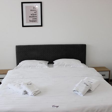 Deluxe Apartments On G Enescu Blvd Near Stefan Cel Mare University Suceava Ngoại thất bức ảnh